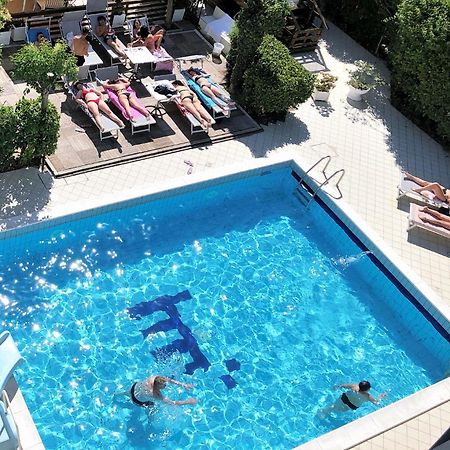 Hotel Marzia Con Piscina リッチョーネ エクステリア 写真
