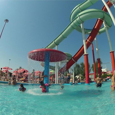 Hotel Marzia Con Piscina リッチョーネ エクステリア 写真