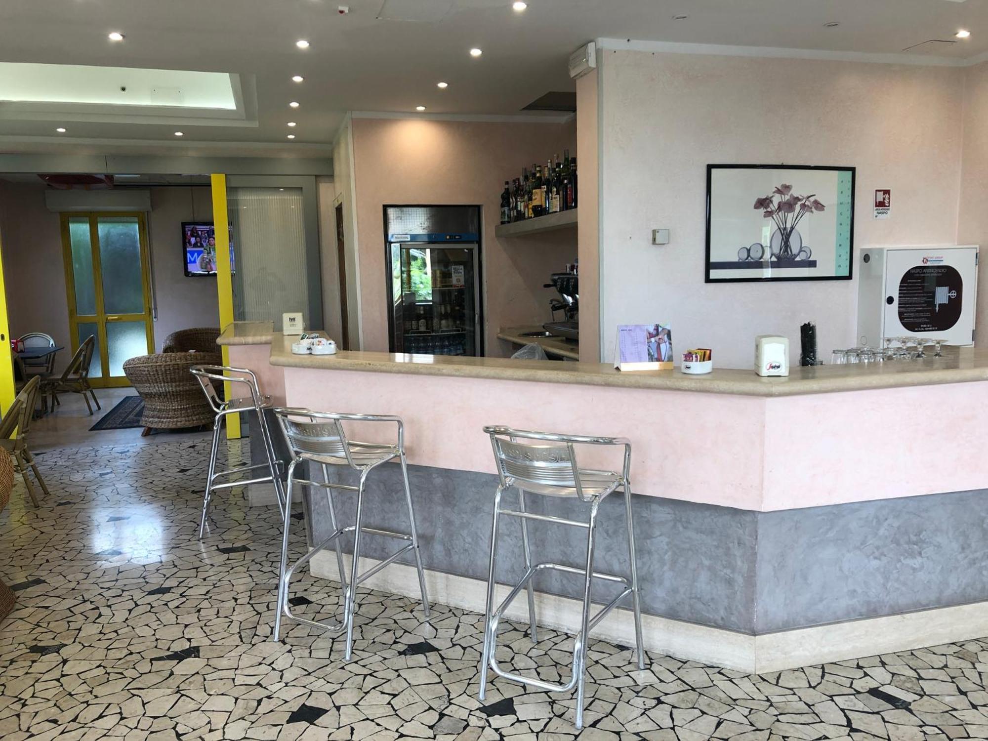 Hotel Marzia Con Piscina リッチョーネ エクステリア 写真