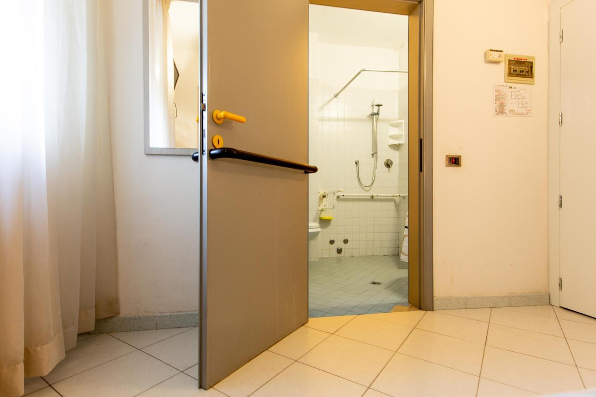 Hotel Marzia Con Piscina リッチョーネ エクステリア 写真