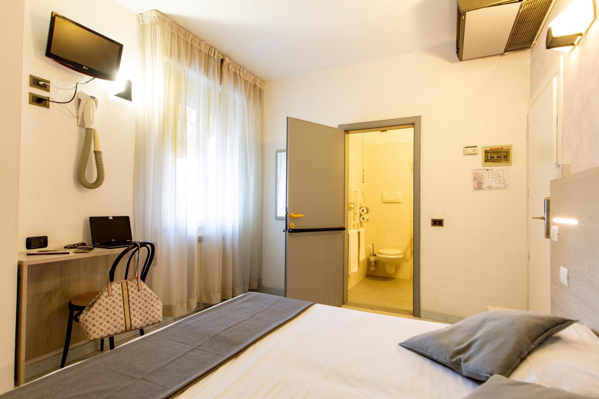 Hotel Marzia Con Piscina リッチョーネ エクステリア 写真