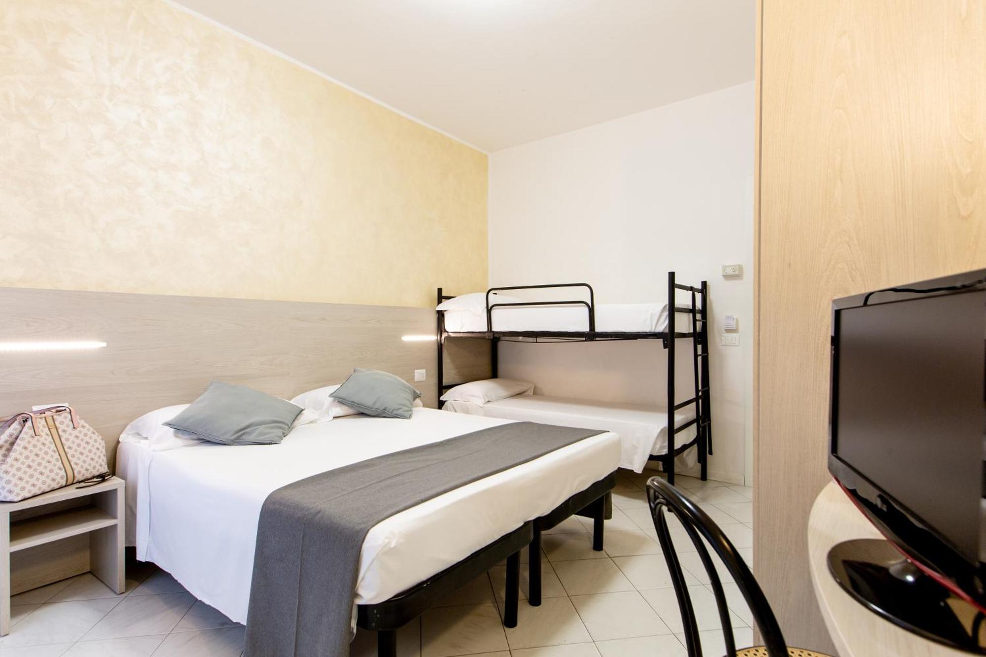 Hotel Marzia Con Piscina リッチョーネ エクステリア 写真