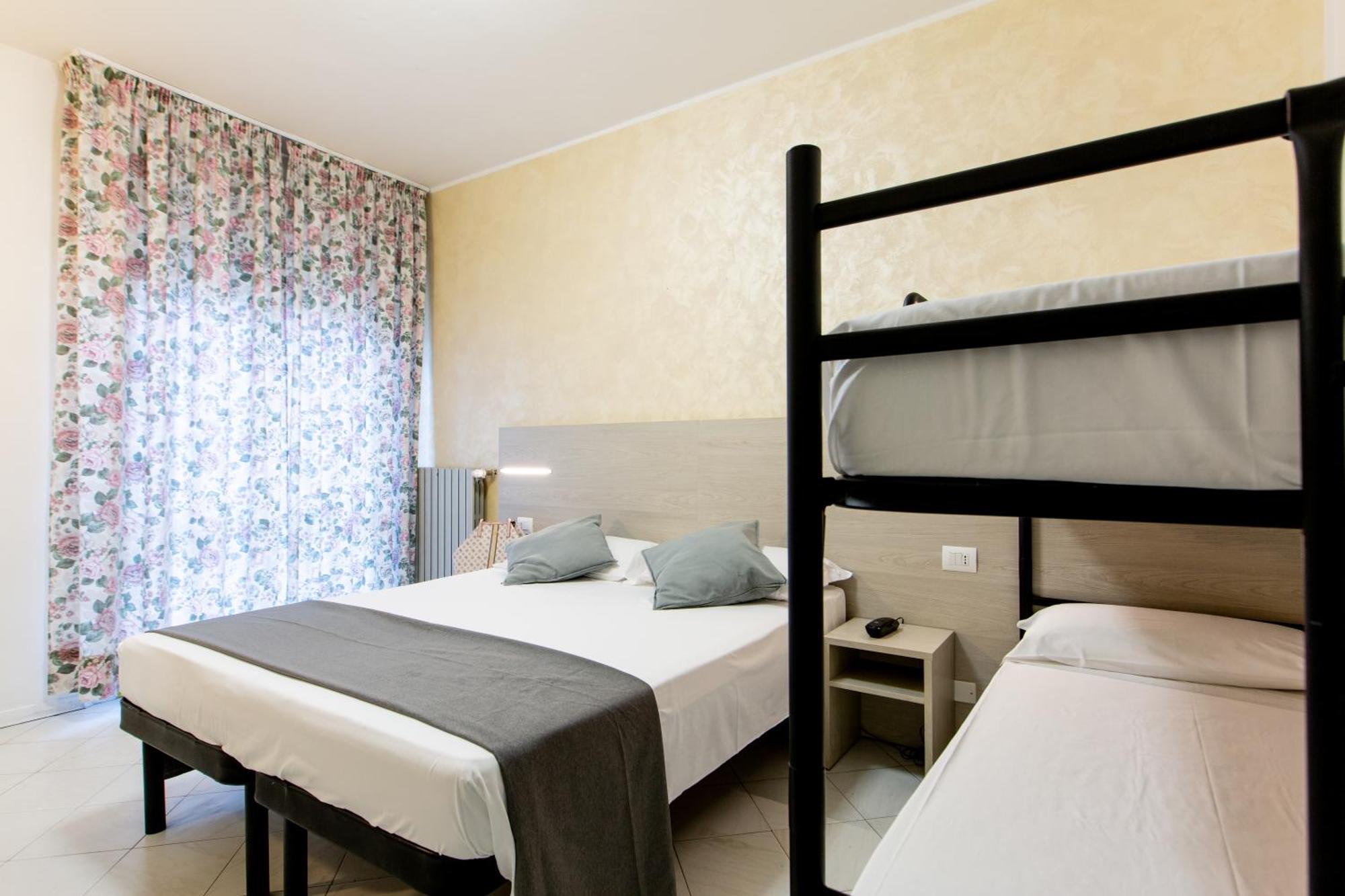 Hotel Marzia Con Piscina リッチョーネ エクステリア 写真