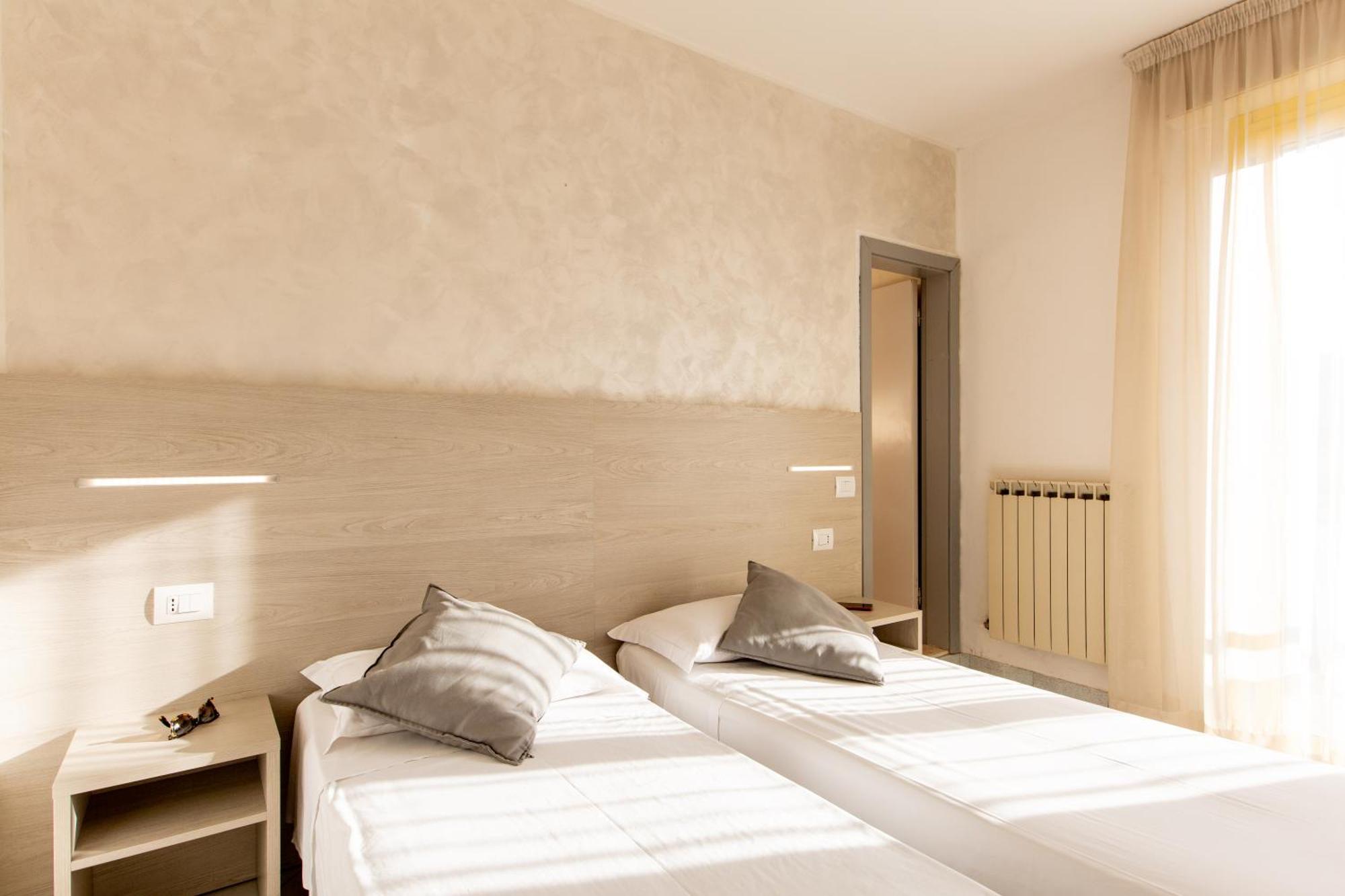 Hotel Marzia Con Piscina リッチョーネ エクステリア 写真