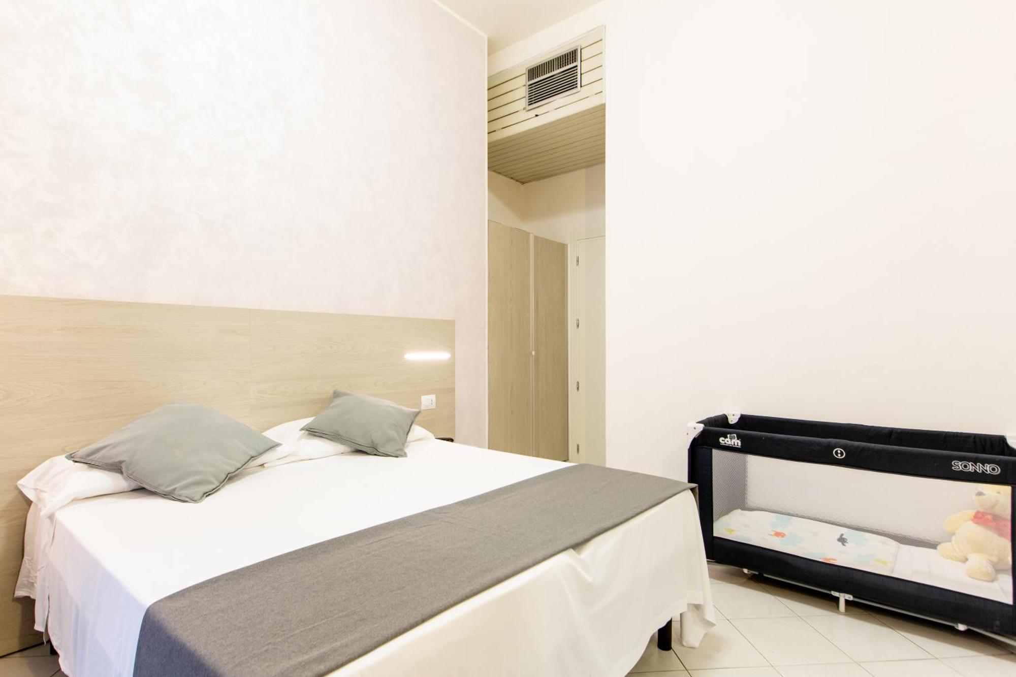 Hotel Marzia Con Piscina リッチョーネ エクステリア 写真